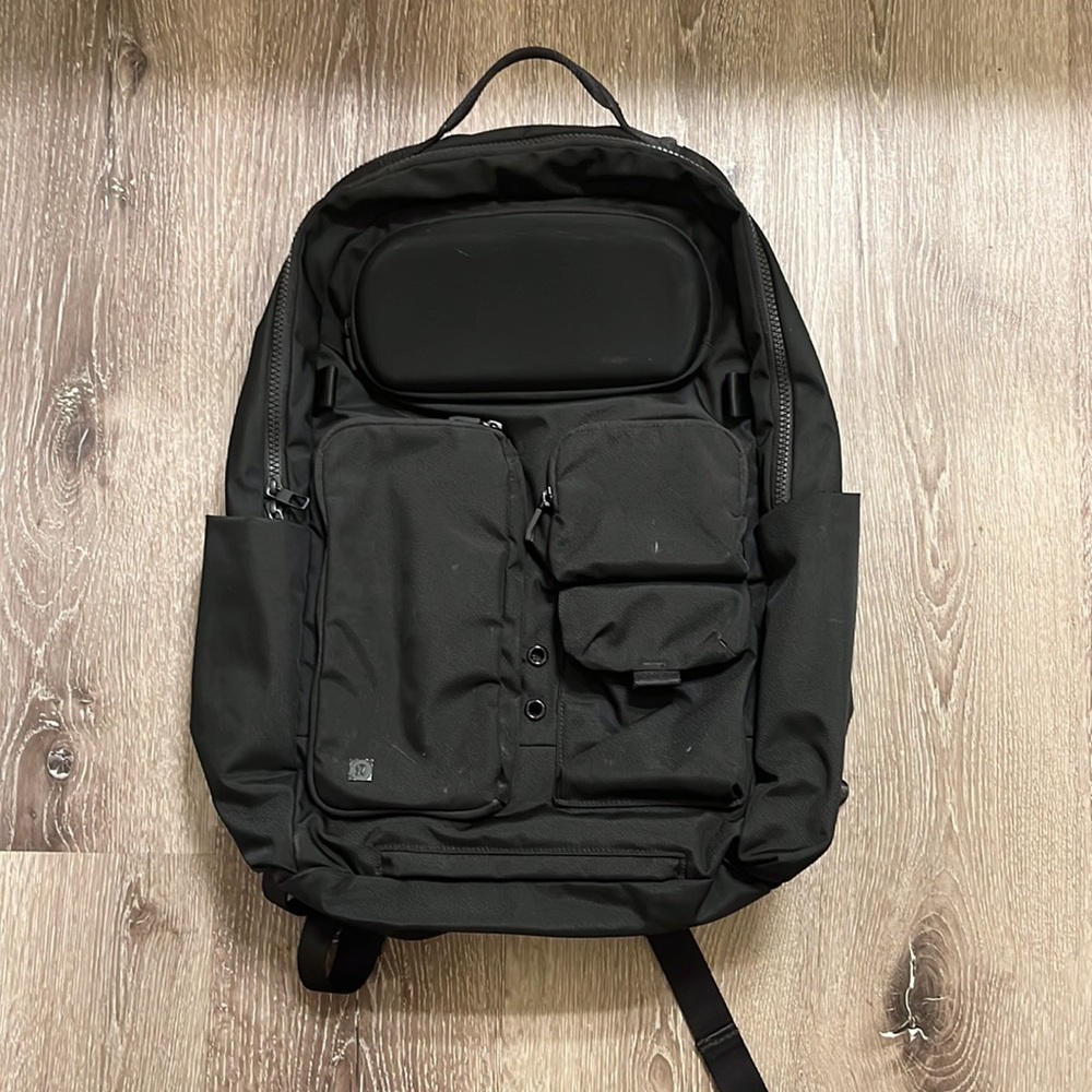 Lululemon cruiser backpack 22L